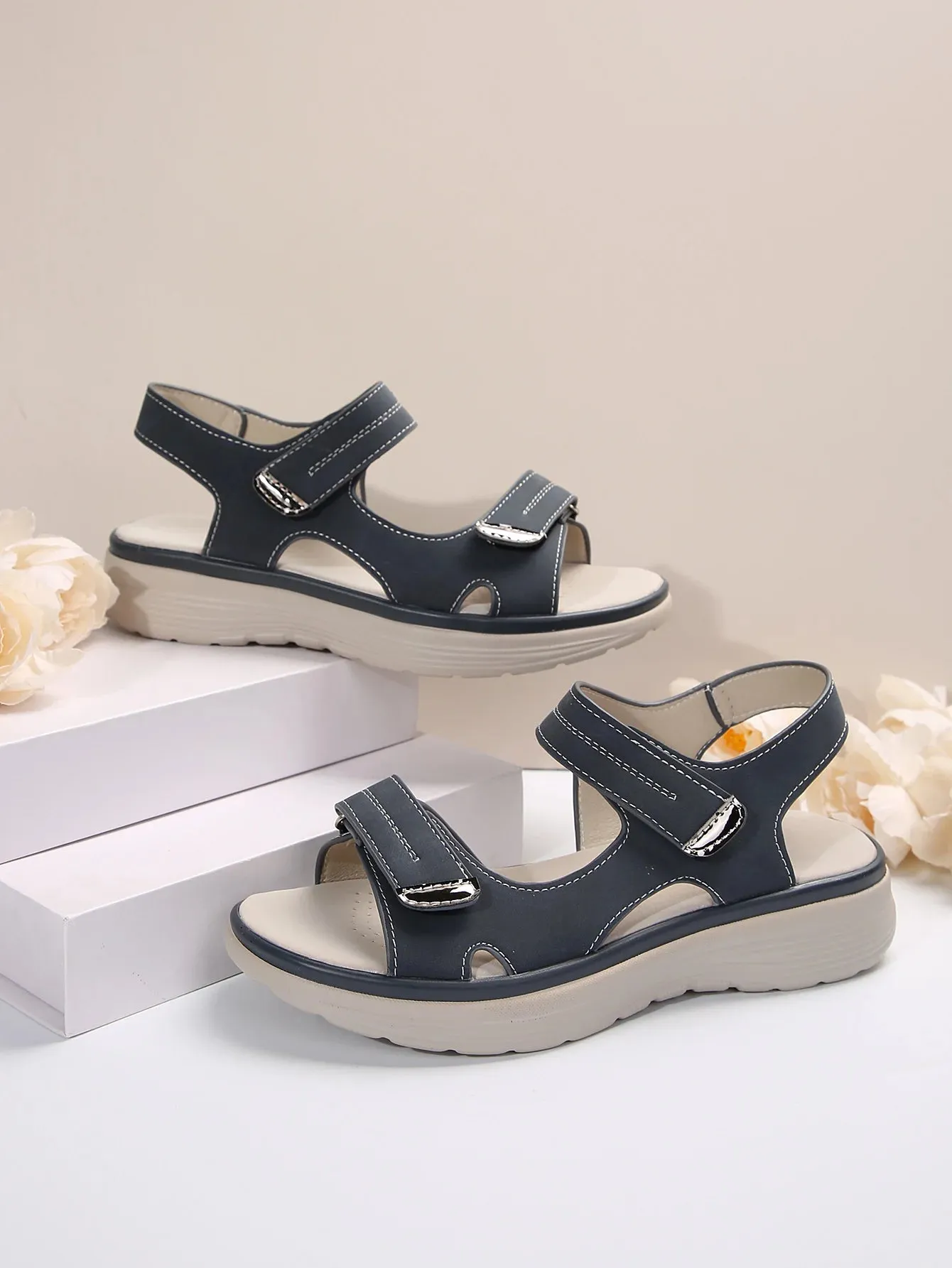 2024 New Elegant Women Sandals Women's Sport Style Lightweight Plus Size Slippers Women Sandals Plus Size 43