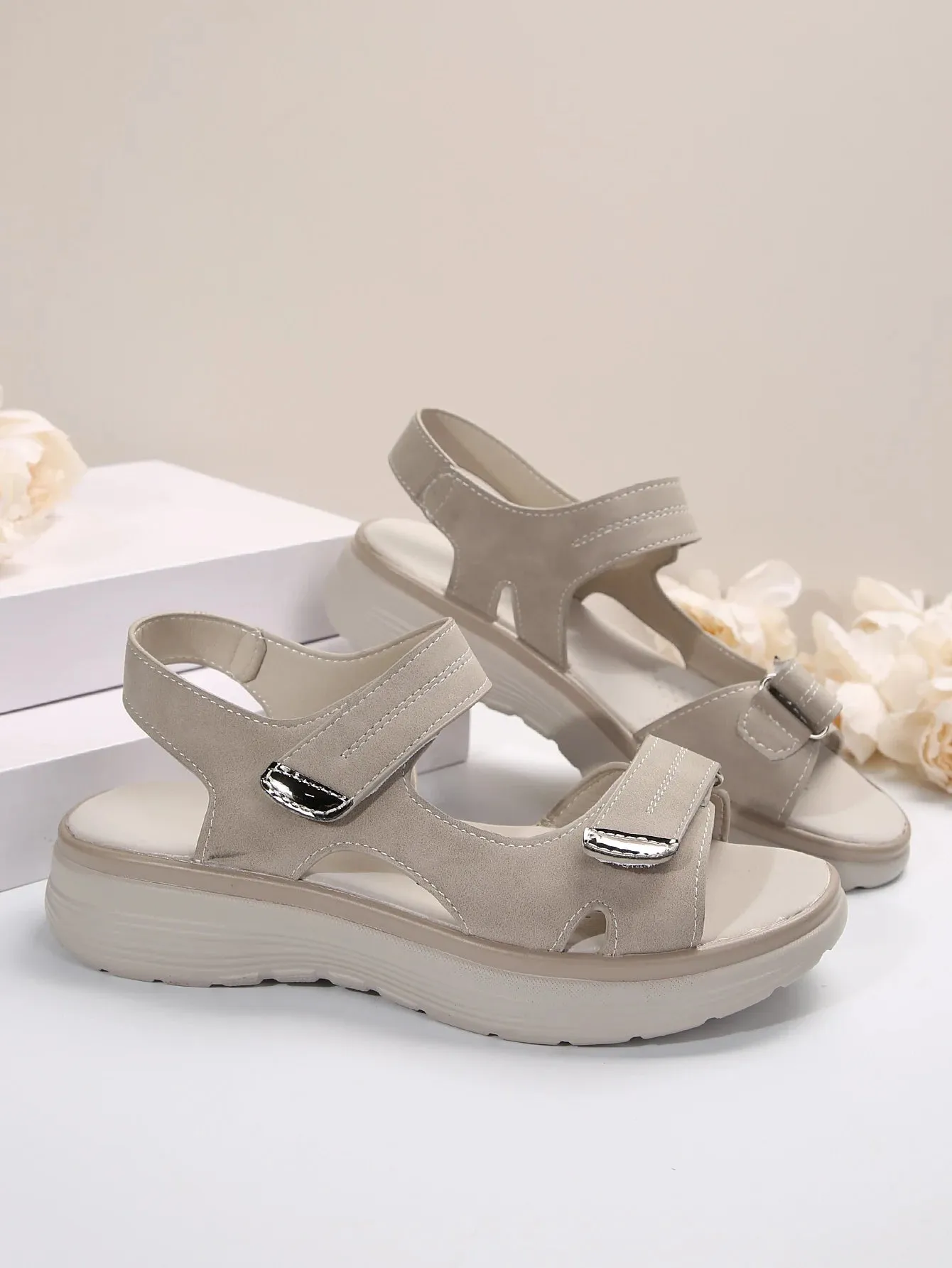 2024 New Elegant Women Sandals Women's Sport Style Lightweight Plus Size Slippers Women Sandals Plus Size 43