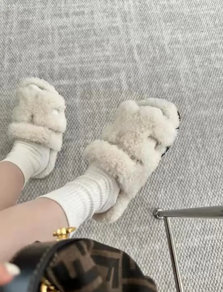 Thick Heel Open Toe Outdoor Wear Ladies Sandals    S5827894