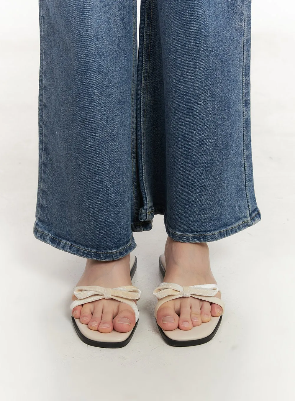 Velvet Ribbon Slippers CA501